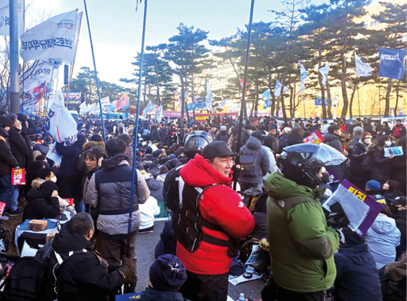 COREA DEL SUR La clase obrera derrota a la ley marcial